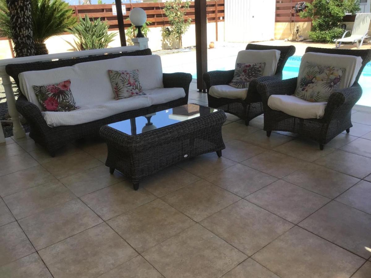 Carolyn Villa Is A Luxury 4-Bedroom Villa With Private Pool In アヤナパ エクステリア 写真