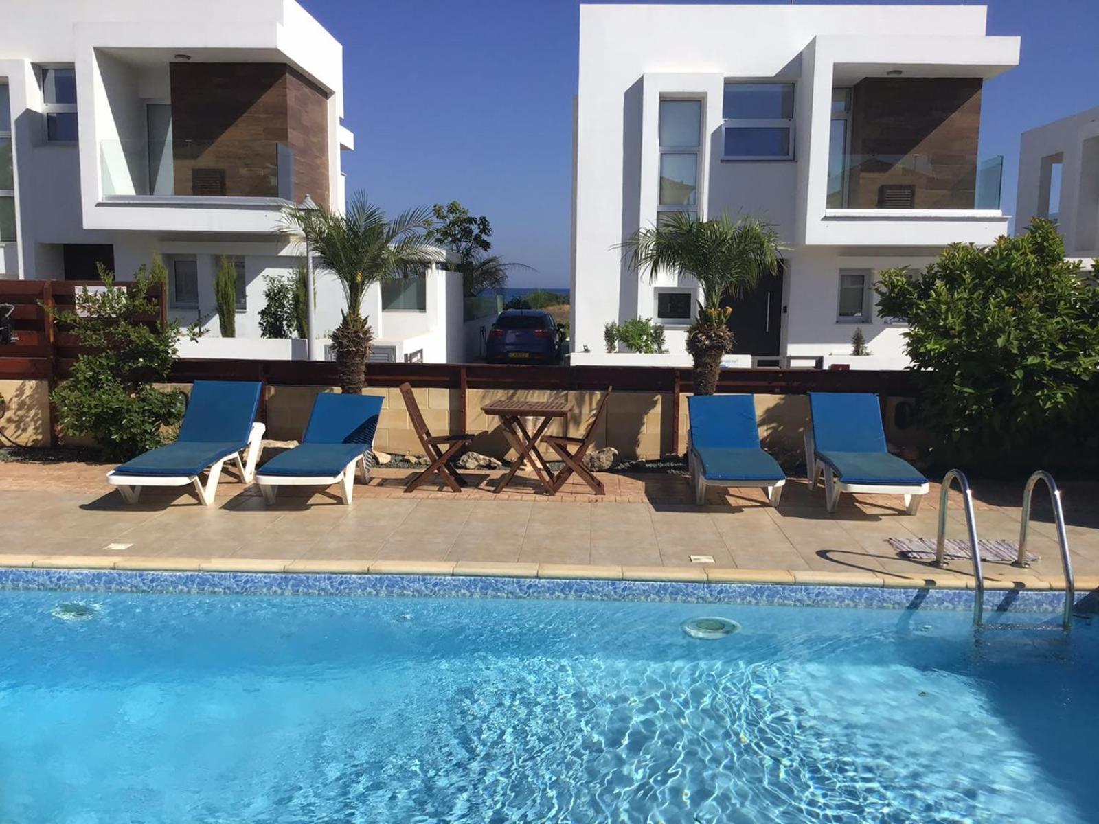Carolyn Villa Is A Luxury 4-Bedroom Villa With Private Pool In アヤナパ エクステリア 写真
