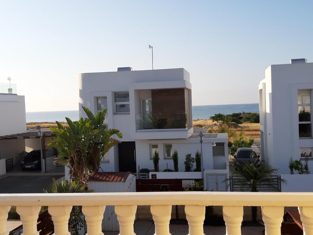 Carolyn Villa Is A Luxury 4-Bedroom Villa With Private Pool In アヤナパ エクステリア 写真