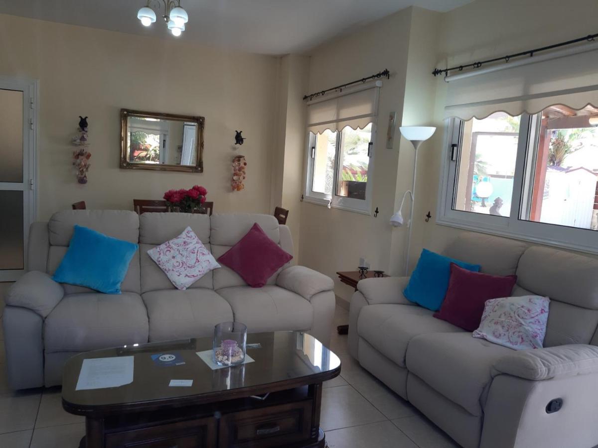 Carolyn Villa Is A Luxury 4-Bedroom Villa With Private Pool In アヤナパ エクステリア 写真